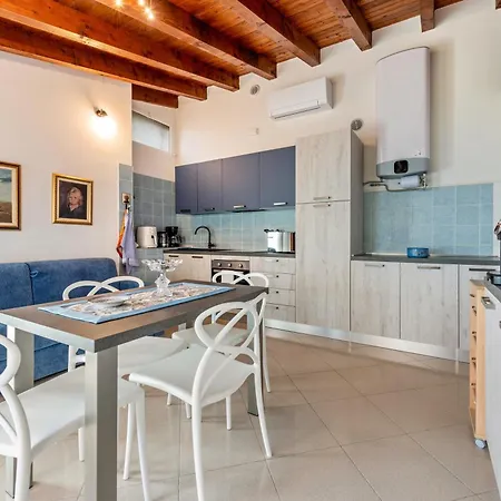 Apartment Blu